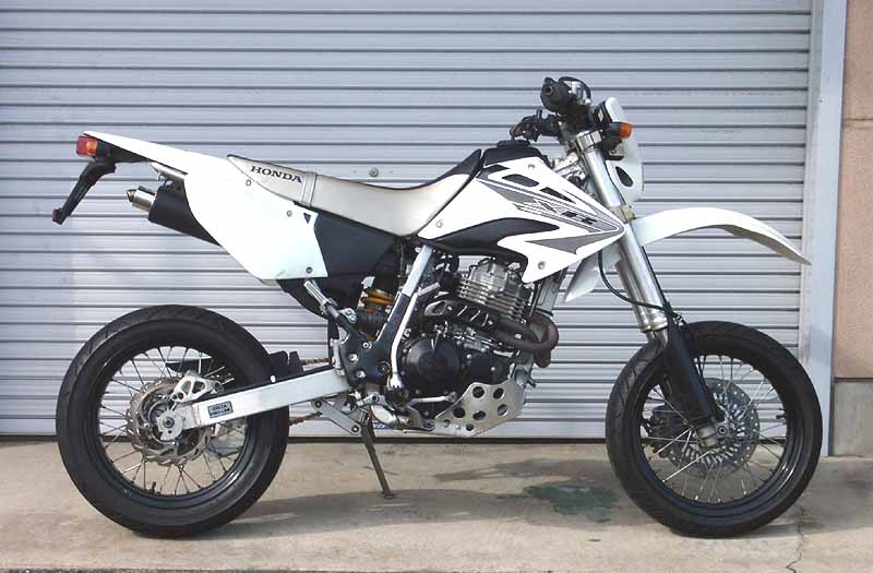 公式 XR600改モタード